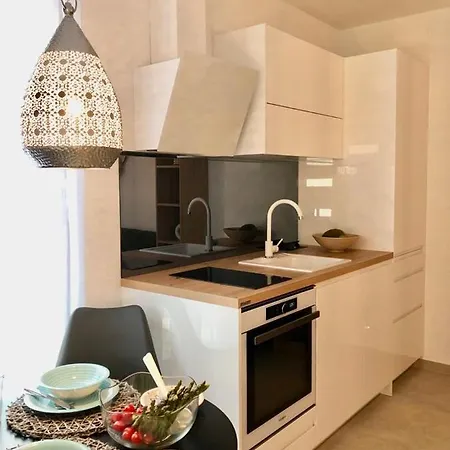 Cube A Apartment *