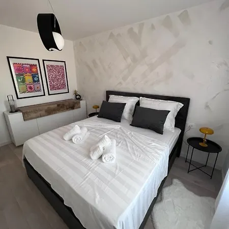 Cube A Apartment